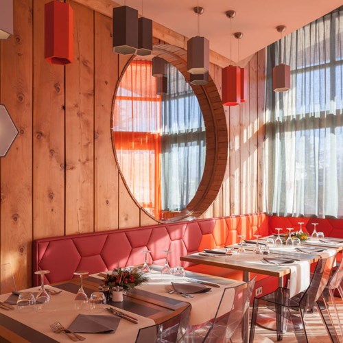 Royal Ours Blanc-Alpe d Huez-Restaurant.JPG