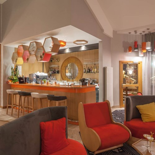 Royal Ours Blanc-Alpe d Huez-Bar 2.JPG