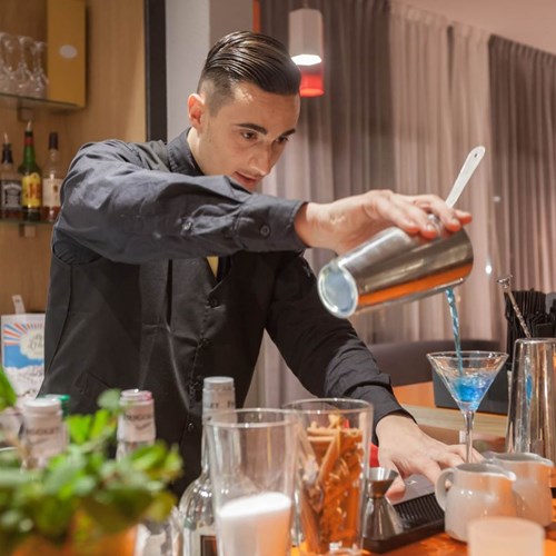 Royal Ours Blanc-Alpe d Huez-Bar.JPG