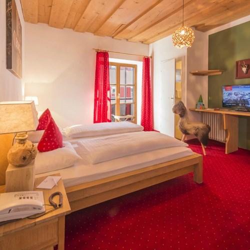 Hotel Gamshof-kitzbuhel ski accommodation-double room layout