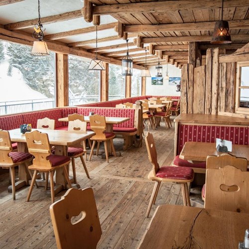 Trubsee Alpine Lodge-Engelberg ski resort-restaurant with a view