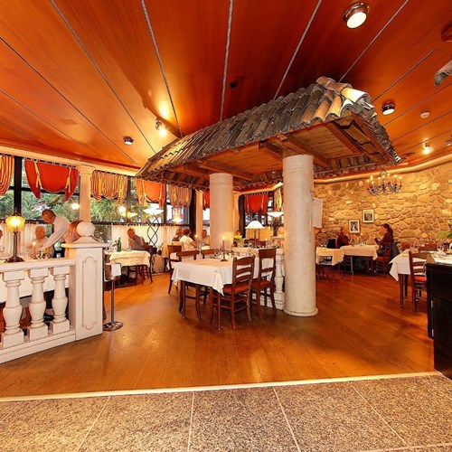 restaurant at the H+ Hotel and spa in Engelberg